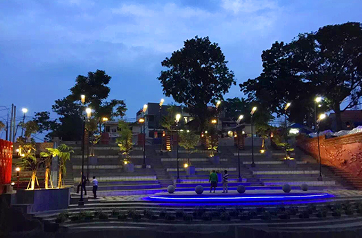 Teras Cikapundung, endonezya'da peyzaj güneş aydınlatma projesi