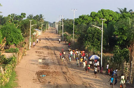 Kongo'da 300 set yarı bölünmüş sokak lambası