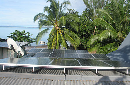 Fransız polinezya'da 8KW güneş Off-Grid eğimli çatı sistemi
