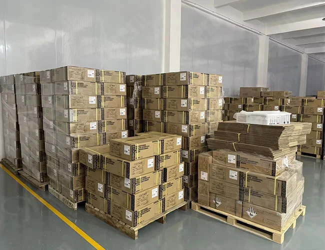 10kw 3 fazlı kapalı ızgara hibrid güneş invertör