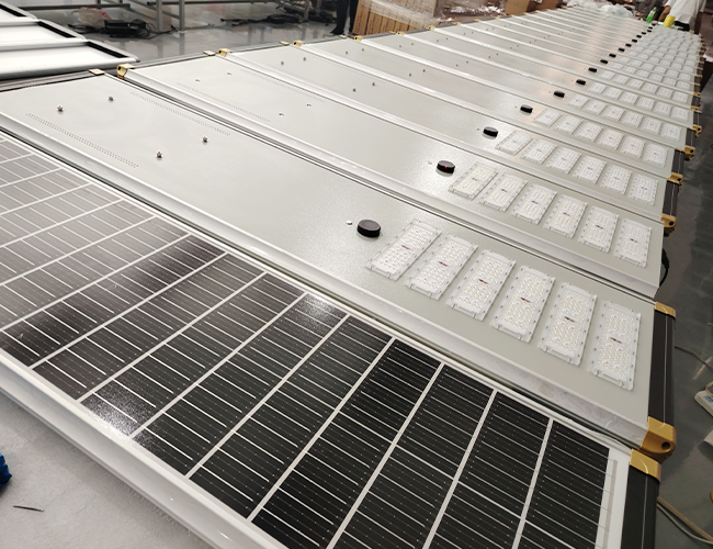 60W 80W 100W 120W 150W 200W 250W All-in-One güneş sokak lambası